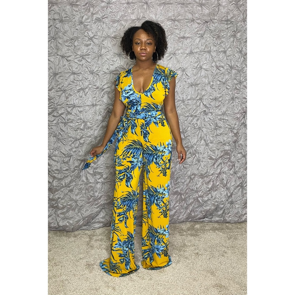 Detachable belt jumpsuit